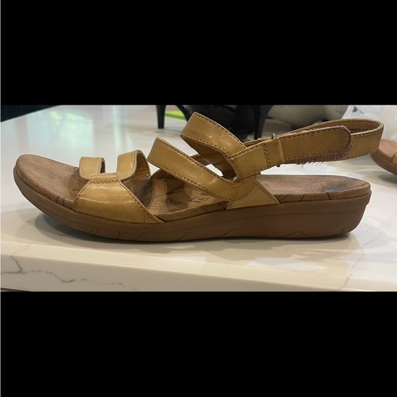 Baretraps brand tan sandals - Picture 2 of 4